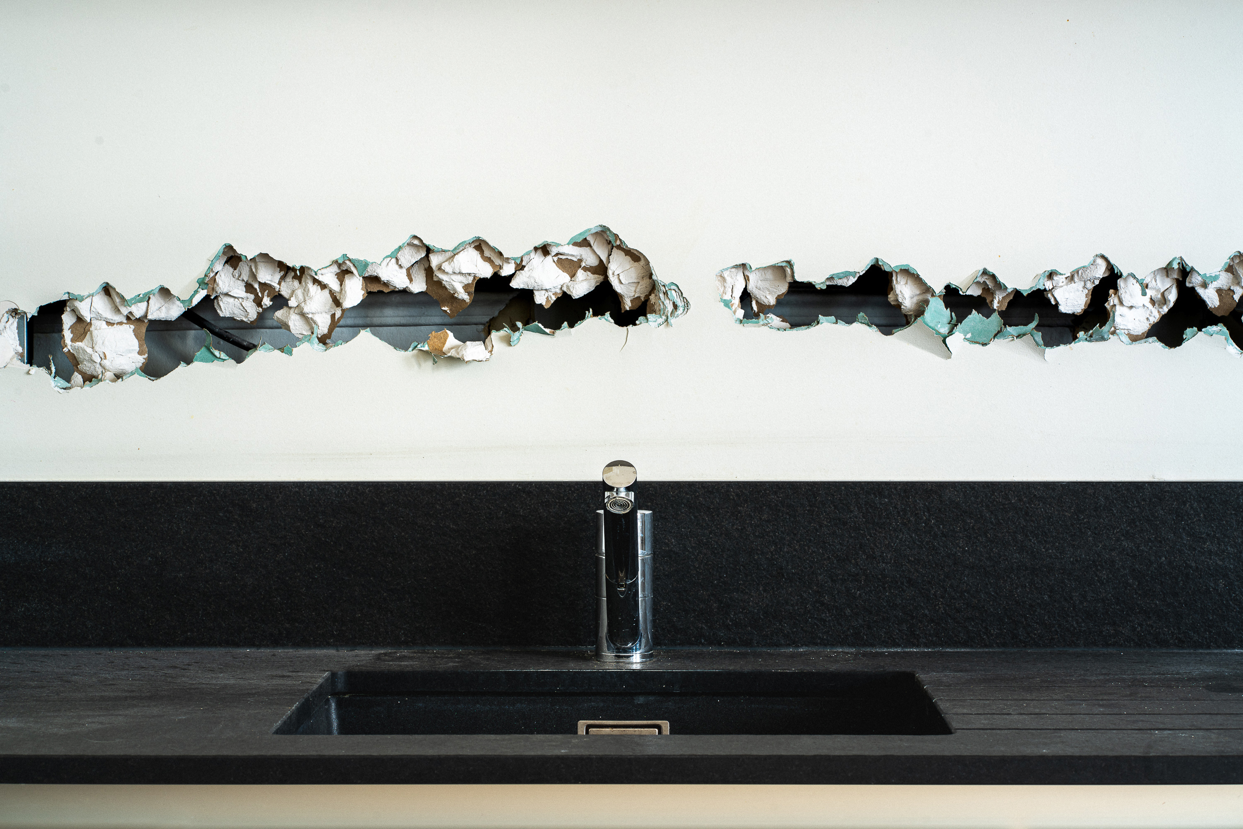 Lavabo d'un appartement parisien en travaux